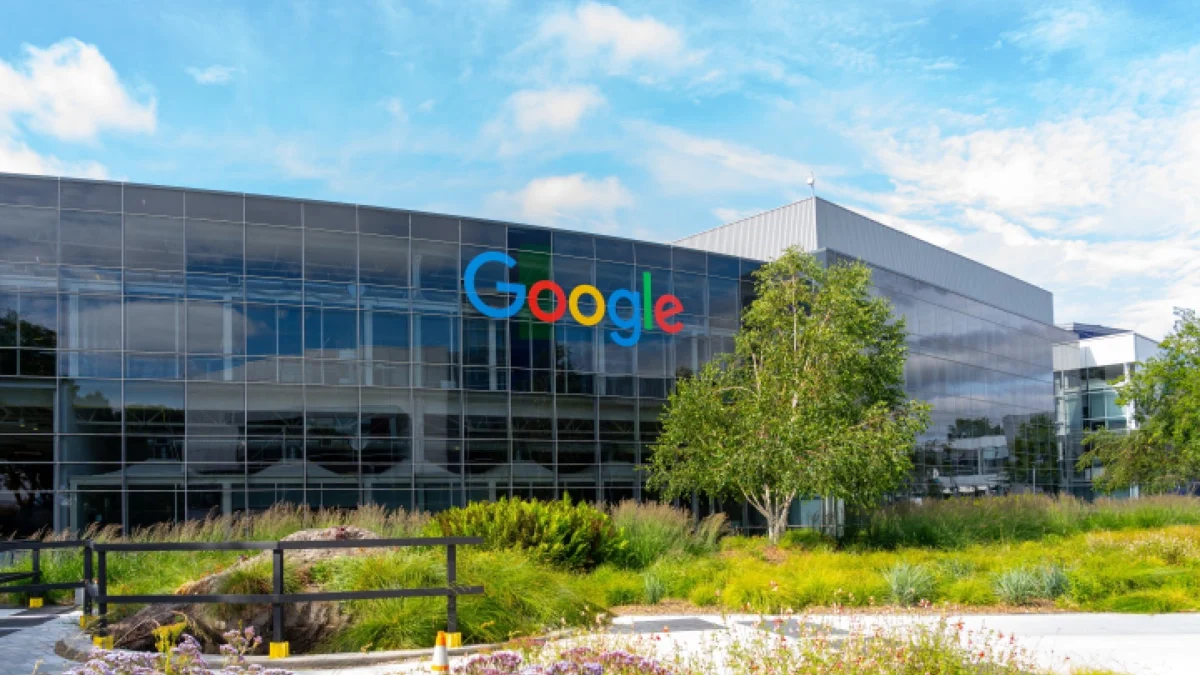 Alphabet Shatters Expectations: AI-Driven Growth Masks Growing Regulatory Storm in Europe