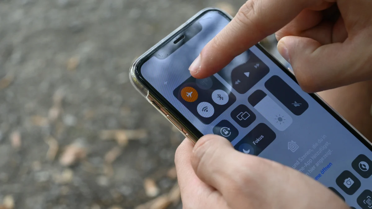 The Truth About Airplane Mode: Why Your Charging Speed Gains Are Mostly Myth