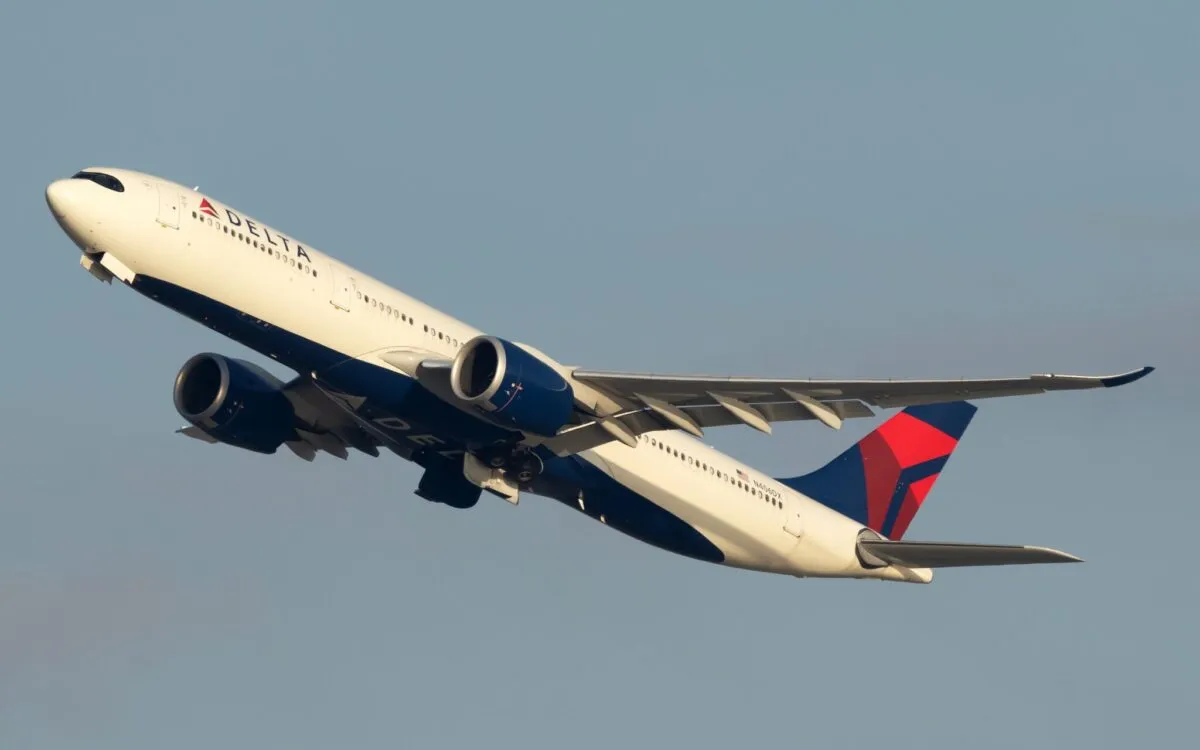 Delta Air Lines and Amex GBT Forge Groundbreaking Partnership for Seamless Business Traveler Loyalty