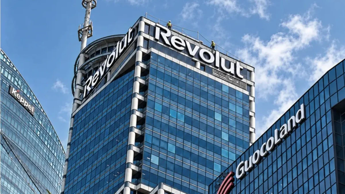 Revolut Bets Big on Singapore: A S$350 Million Strategic Expansion to Anchor Southeast Asian Ambitions