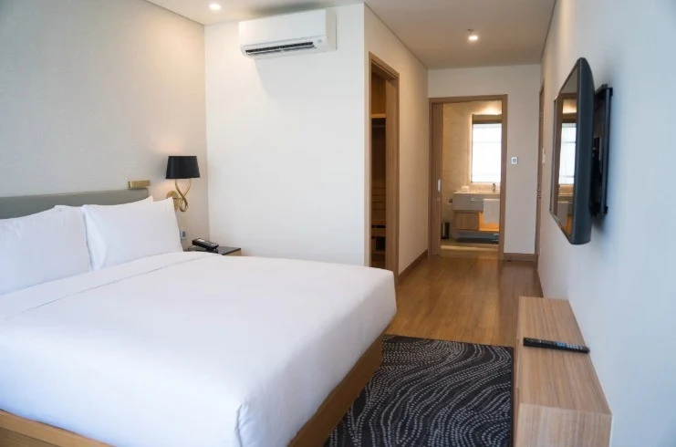 The Cost-Cutting Paradox: Why Efficiency Often Erodes Asset Value in Hospitality